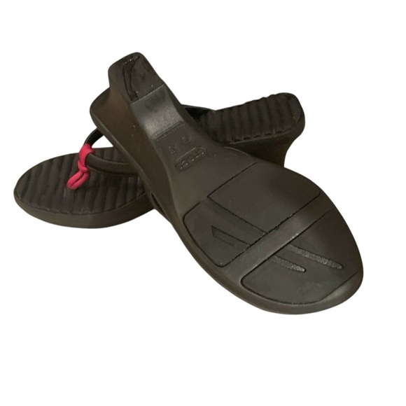 Crocs Cabana Black 3" Wedge Heels Sandals - Picture 8 of 9